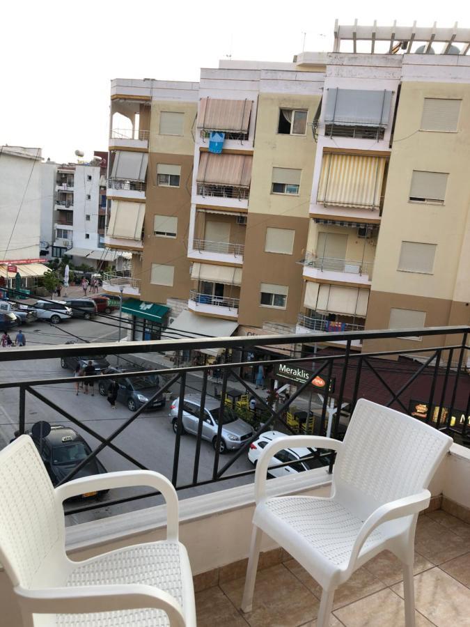 Center Hotel Pirro Химара Экстерьер фото